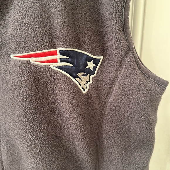 New England Patriots Sleeveless Vest Size S - Picture 2 of 7